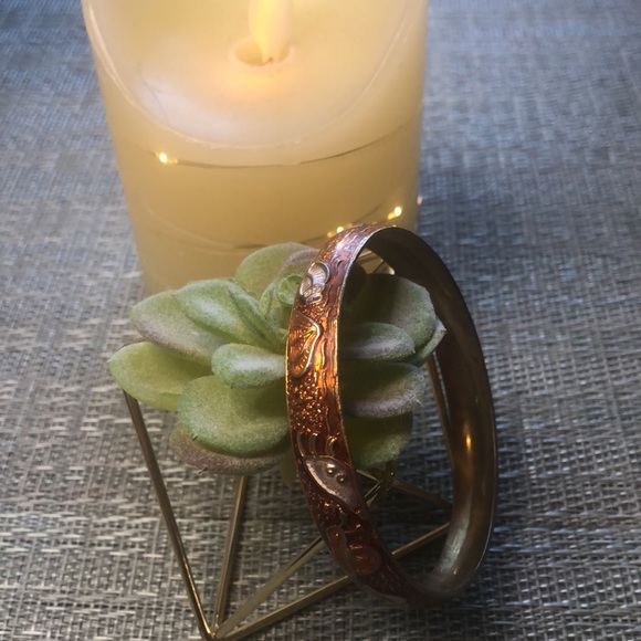 ๐
Handmade Bracelet From Belize Aquatic Life Theme ๐
- Picture 9 of 14